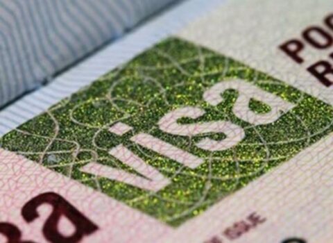 KİV: Aİ Macarıstanı rusiyalılara viza verməkdən imtinaya məcbur etməyəcək