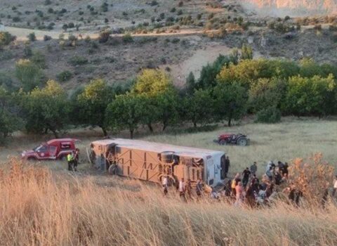Türkiyədə ağır yol qəzası oldu, 22 nəfər yaralandı