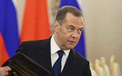 Medvedev Kiyevlə danışıqları istisna etdi: “Tamamilə məğlub olanadək…”