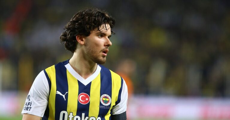 İngiltərə klubu Türkiyə millisinin futbolçusu üçün 35 milyon avro təklif etdi İngiltərə klubu Türkiyə millisinin futbolçusu üçün 35 milyon avro təklif etdi