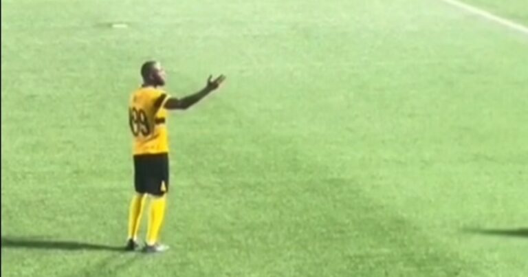 “Neftçi”də görüş keçirildi, futbolçu azarkeşlərdən üzr istədi “Neftçi”də görüş keçirildi, futbolçu azarkeşlərdən üzr istədi