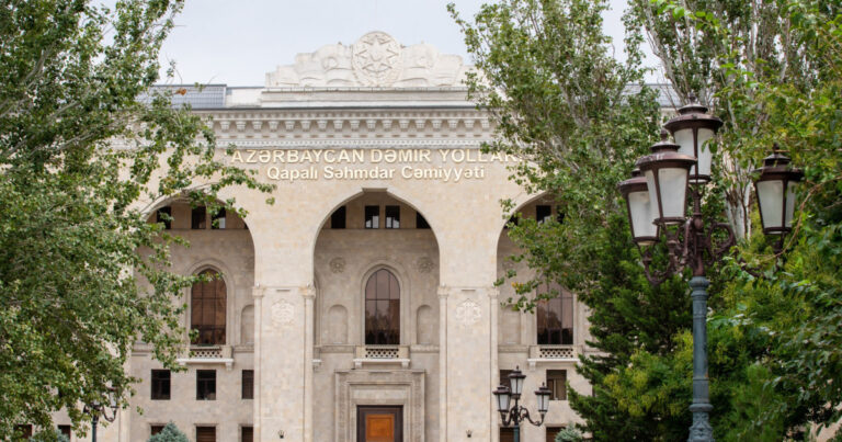Azərbaycan Dəmir Yollarının tibb müəssisələri Səhiyyə Nazirliyi və TƏBİB-in tabeliyinə verildi Azərbaycan Dəmir Yollarının tibb müəssisələri Səhiyyə Nazirliyi və TƏBİB-in tabeliyinə verildi
