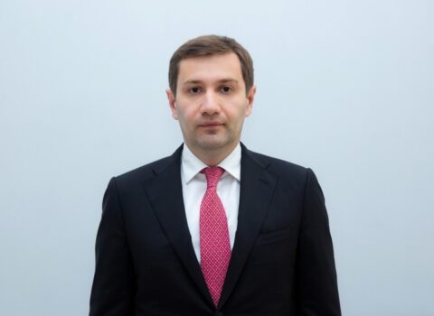 Rəqəmsal inkişaf və nəqliyyat nazirinə yeni müşavir təyin olundu