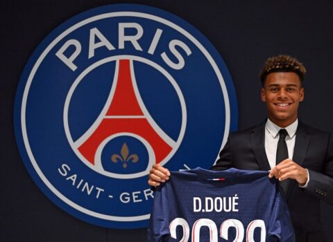 PSJ 19 yaşlı futbolçunu transfer etdi