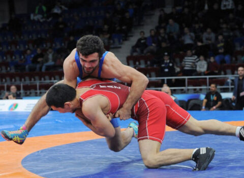 İki güləşçimiz dünya çempionatının qızıl medalını qazandı