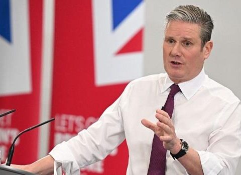 Britaniya baş naziri tətilini ləğv etdi