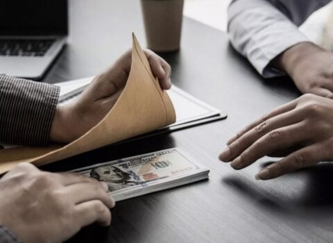 Korrupsiyanın başında duranlar niyə həbs edilmir? – 10-cu dərəcəli məmurları tutmaqla…