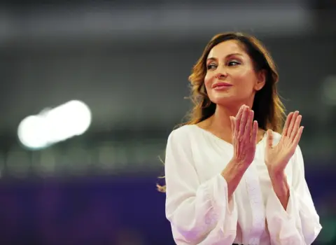 Mehriban Əliyeva bədii gimnastika üzrə qrup hərəkətləri komandasını təbrik etdi