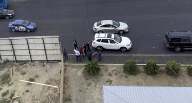 Jurnalistlər binasının qarşısında ağır qəza, süpürgəçi öldü Jurnalistlər binasının qarşısında ağır qəza, süpürgəçi öldü