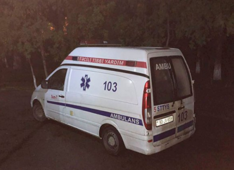 Qubada mikroavtobus avtomobillə toqquşdu, ölən və yaralılar var