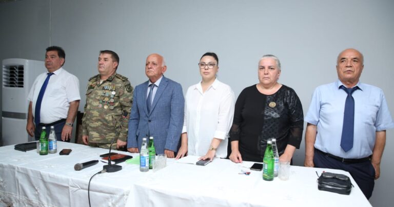 Səbinə Salmanovanın seçicilərlə növbəti görüşü – FOTOLAR Səbinə Salmanovanın seçicilərlə növbəti görüşü – FOTOLAR