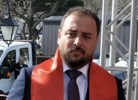 Türkiyədə silahlı hücuma məruz qalan siyasətçi öldü