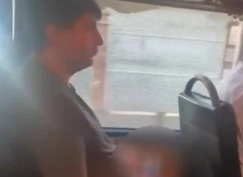 Gəncədə kişi avtobusda qeyri-etik hərəkətlər etdi