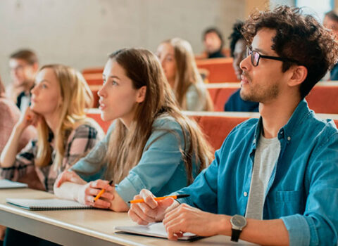Universitetlər üzrə ən yüksək keçid balı harada qeydə alınıb?