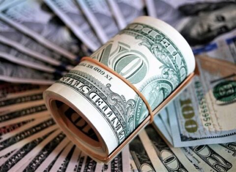 Banklar yeni dollar əskinazlarını satışdan çıxarıb – “Bunu azərbaycanlılar uydurub, dollar dollardır”