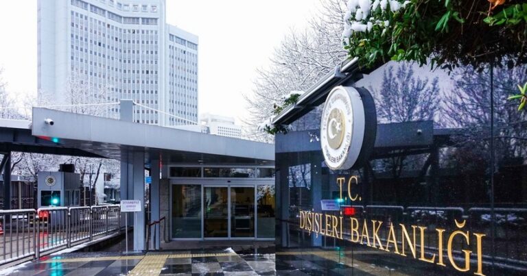Türkiyə vətəndaşlarını Livanı tərk etməyə çağırdı Türkiyə vətəndaşlarını Livanı tərk etməyə çağırdı