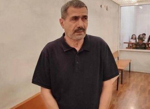 Bakıda qonşusuna lüt şəkillərini göndərən qadının atasından DƏHŞƏTLİ ƏMƏL – VİDEO