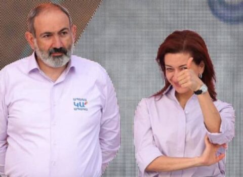 Erməni jurnalist Paşinyana səsləndi: “Vətən sənin və həyat yoldaşın üçün heç nədir”
