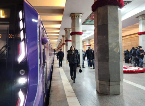 Mağazalar bağlandı: Metronun “20 Yanvar” stansiyası zibil altında qaldı – ŞOK VİDEO