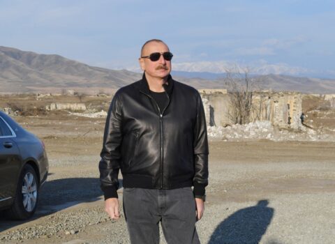 İlham Əliyev Ağdam-Əsgəran-Xocalı-Xankəndi avtomobil yolunda aparılan işlərlə tanış oldu
