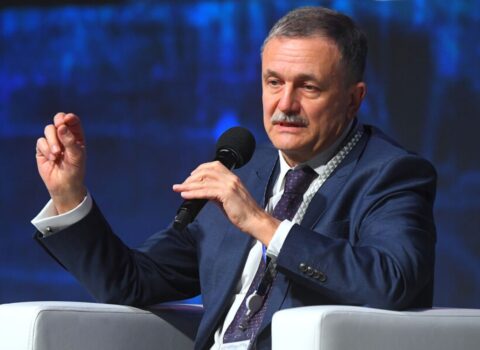 Rusiya gömrüyünün rəhbər şəxslərindən biri işdən azad edildi