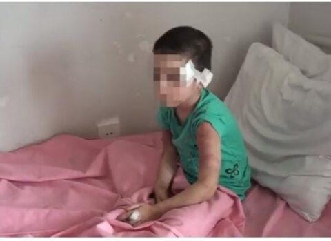 Dəmir parçası ilə döyülən 7 yaşlı qız danışdı – VİDEO