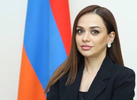 Ermənistanda təzyiqlərə məruz qalan nazir müavini istefa verdi