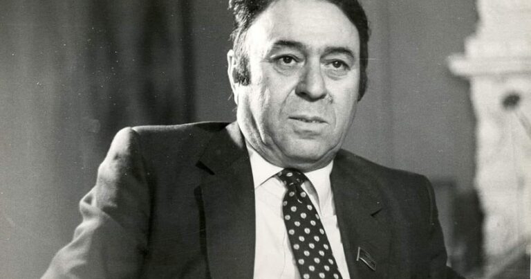 Nəbi Xəzrinin 100 illik yubileyi qeyd ediləcək – SƏRƏNCAM Nəbi Xəzrinin 100 illik yubileyi qeyd ediləcək – SƏRƏNCAM