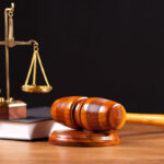 Milyonluq dələduzluq etməkdə təqsirləndirilən şəxsin məhkəməsi