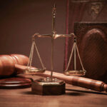 Qadın sevgilisindən boşanmaq və oğlunun guya xərçəng müalicəsi üçün pul aldı – MƏHKƏMƏ