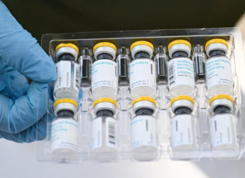 ÜST Afrikada epidemiya ilə mübarizə üçün peyvənd təsdiqlədi