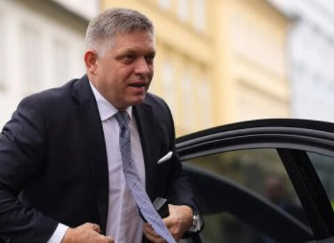 Slovakiyanın Baş nazirinə içərisində güllə olan zərf göndərildi