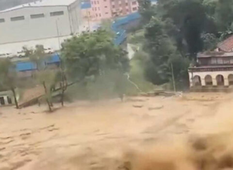 Leysan yağışlar daşqınlara yol açdı – Ölənlərin sayı 100-ü keçdi
