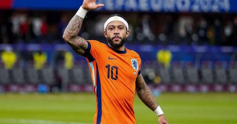 Niderland millisinin futbolçusu Braziliya klubuna keçir Niderland millisinin futbolçusu Braziliya klubuna keçir