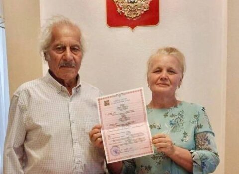 92 yaşlı rusiyalı kişi ilk dəfə evlənib