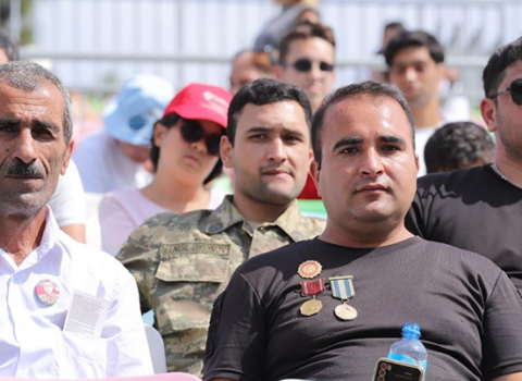 Şəhid ailələri və qazilər “Formula 1” yarışını tribunalardan izləyirlər