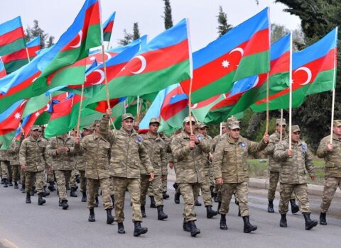 İkinci Fəxri Xiyabanda şəhidlərin məzarları ziyarət olunur
