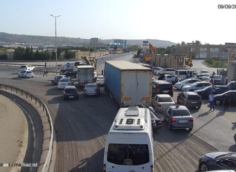 Bakının cənub girişi bağlandı