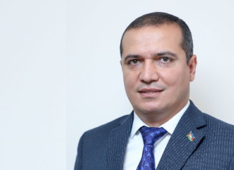 Baş redaktor vəzifədən getdi