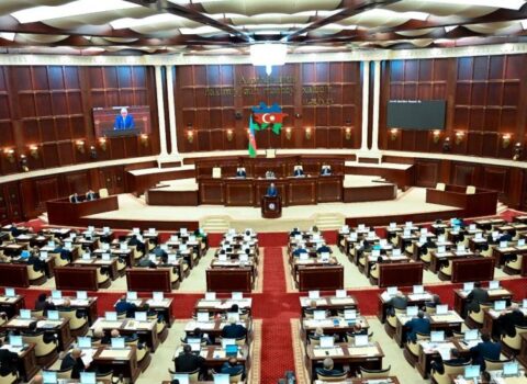 Milli Məclisə sədrlik edənlərin siyahısı – Kim, neçə il?