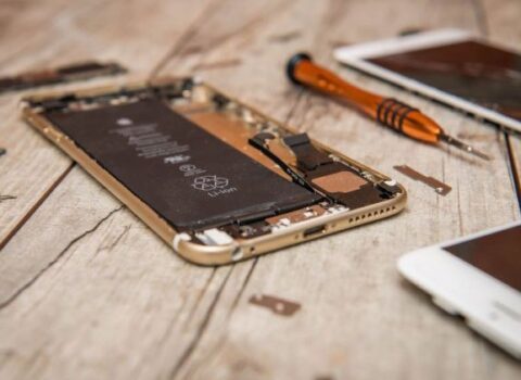 Yenilənmiş “iPhone”lar iOS yeniləməsindən sonra kütləvi şəkildə ÇÖKÜR