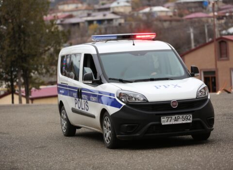 Polis əməliyyat keçirdi: partlayıcı satılan anbar aşkarlandı