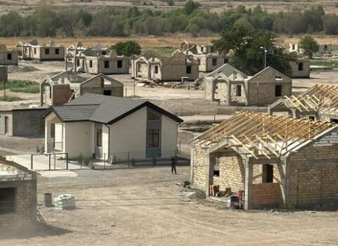 Tikilən evlər narazılığa səbəb oldu: Qubadlıda nə baş verir?
