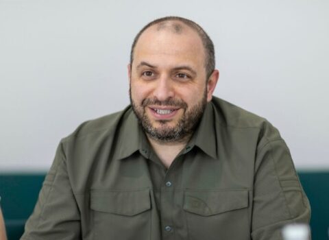Ukrayna müdafiə nazirinin istefası tələb edilib
