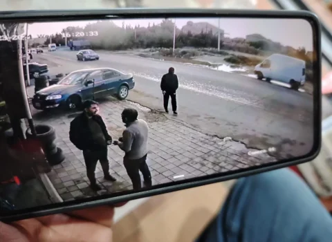 Bakıda maskalı şəxs məktəblini oğurlamaq istədi