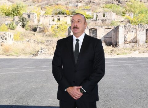 Prezident: Azad edilmiş torpaqlarda aparılan işlər miqyasına görə xüsusi xarakter daşıyır