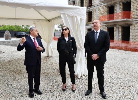 Prezident Zəngilan şəhərində 104 mənzilli yaşayış kompleksinin tikintisi ilə tanış oldu