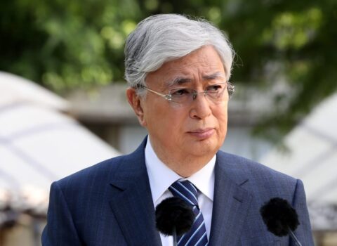 Tokayev Ermənistan prezidentini rəsmi səfərə dəvət etdi