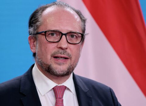 Avstriyanın xarici işlər naziri Aİ-nin Livandan sülhməramlılarını geri çəkməyəcəyini açıqlayıb