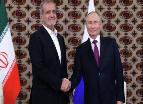 Aşqabadda Putin Pezeşkianla görüşdü